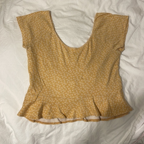 Yellow flower crop top - Picture 2 of 2